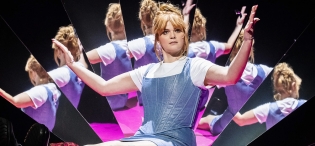 „Passmann rockt das Berliner Ensemble.“ Berliner Morgenpost